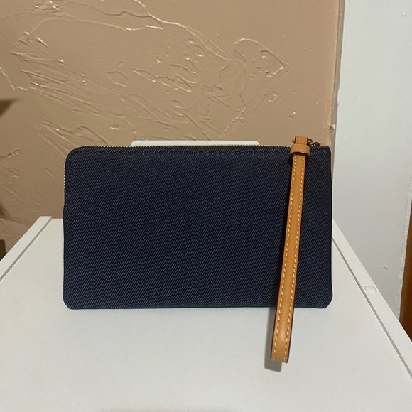 Coach Large Signature Denim Wristlet NWT - Picture 2 of 3